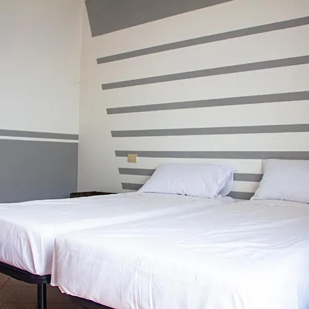 Della Perla 게스트하우스 *